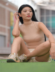 《巨乳淫娘-王的女人》