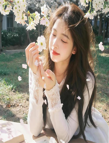 发现美容院里隐藏的相机：未被注意的细节与意义